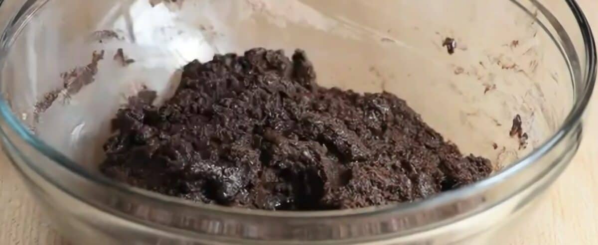 Rolo cookie dough in a glass bowl. 