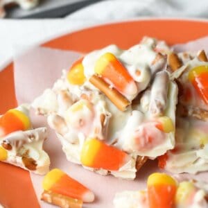Halloween Candy Corn Pretzel Bark - the ultimate treat with white chocolate, candy corn, and pretzels!