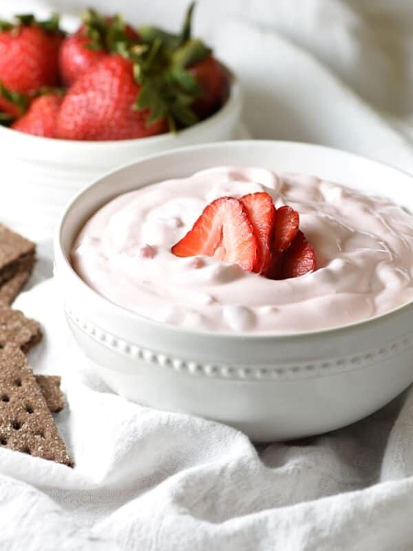 This sweet and silky Strawberry Shortcake Dip calls for only 6 ingredients and 10 minutes of prep time. Great for parties!