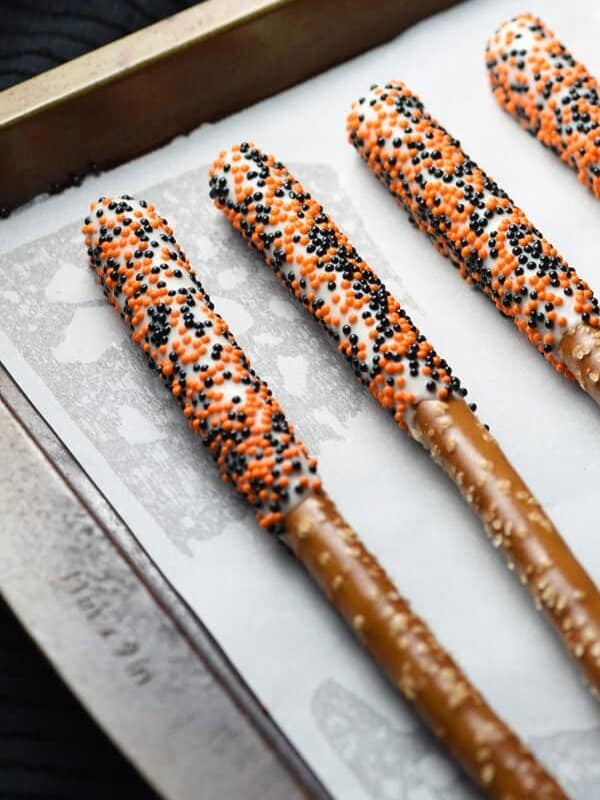 Halloween Pretzel Rods are an easy 3 ingredient no-bake treat perfect for the holiday!