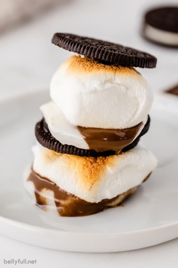 two stacked oreo smores