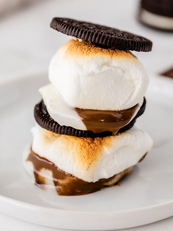two stacked oreo smores