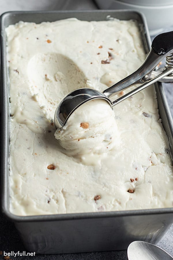 no churn ice cream in loaf pan with ice cream scoop