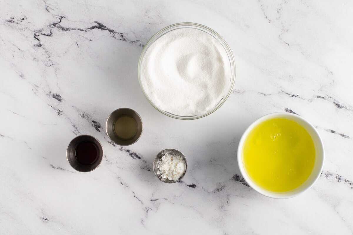 Ingredients to make pavlovas.