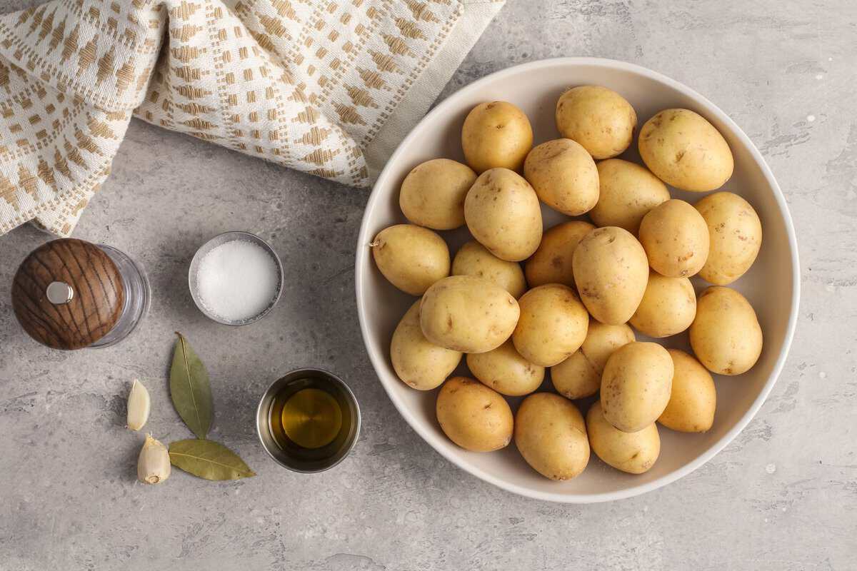 Ingredients to make crispy roasted smashed potatoes.