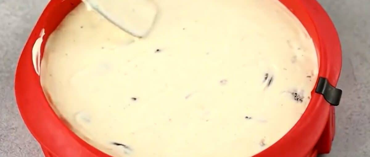 Cheesecake batter in the springform pan.