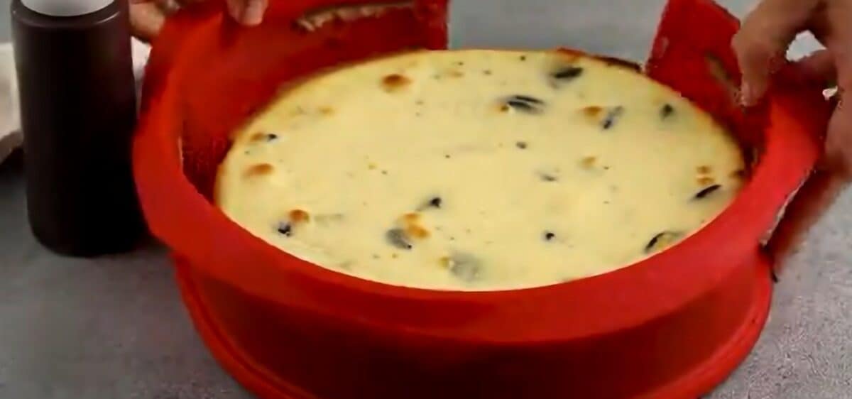 Taking the cheesecake out of the springform pan.