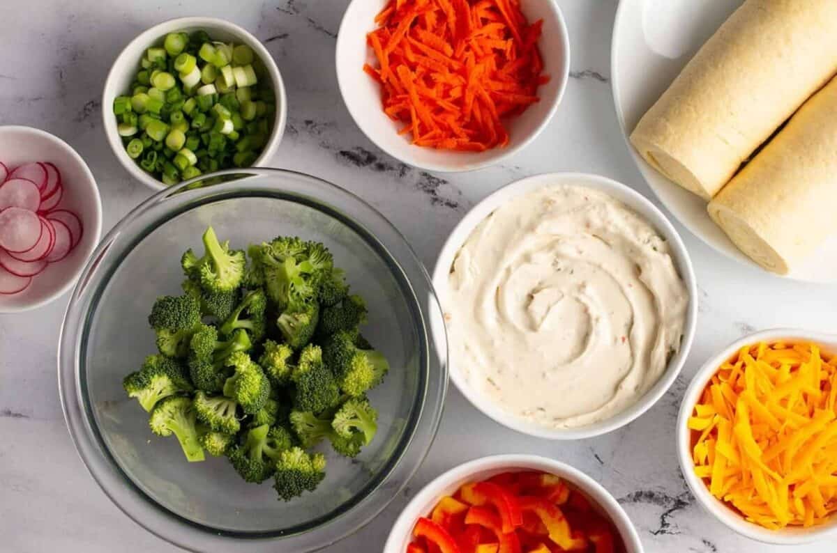 Ingredients for Pillsbury cream cheese veggie pizza