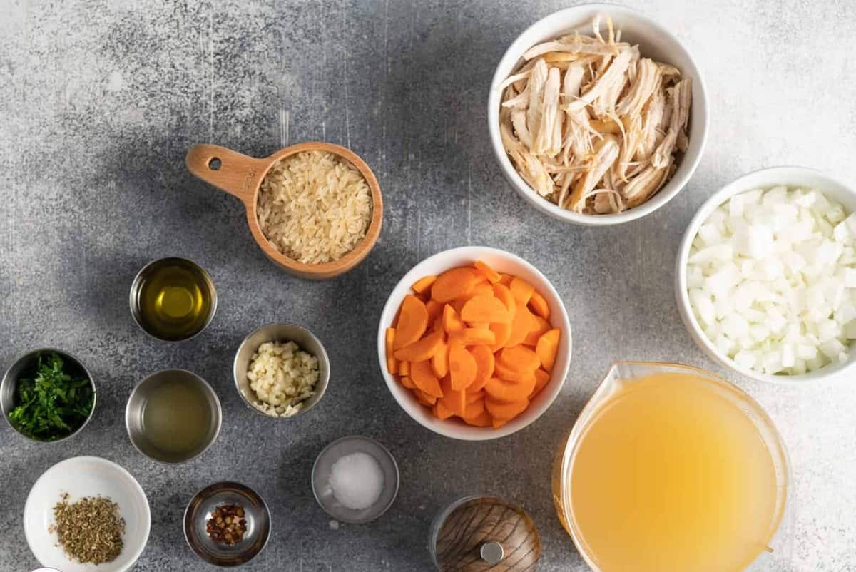 Ingredients to make chicken and rice soup.