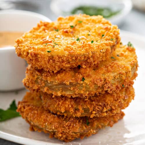 fried green tomato salad with buttermilk dressing Southern Fried Green Tomatoes with Buttermilk Crema kitchen plot