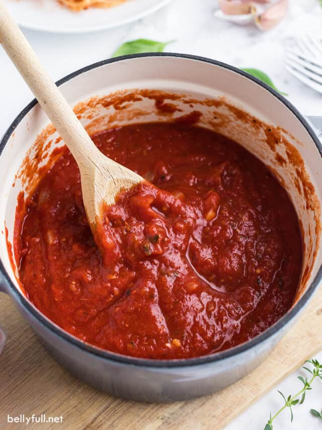 Marinara Sauce Recipe {quick and easy!} - Belly Full