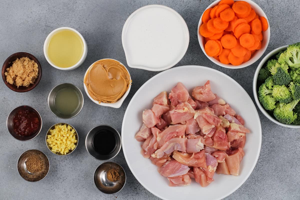 Ingredients to make Thai coconut chicken.
