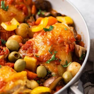 close up Chicken Cacciatore in skillet