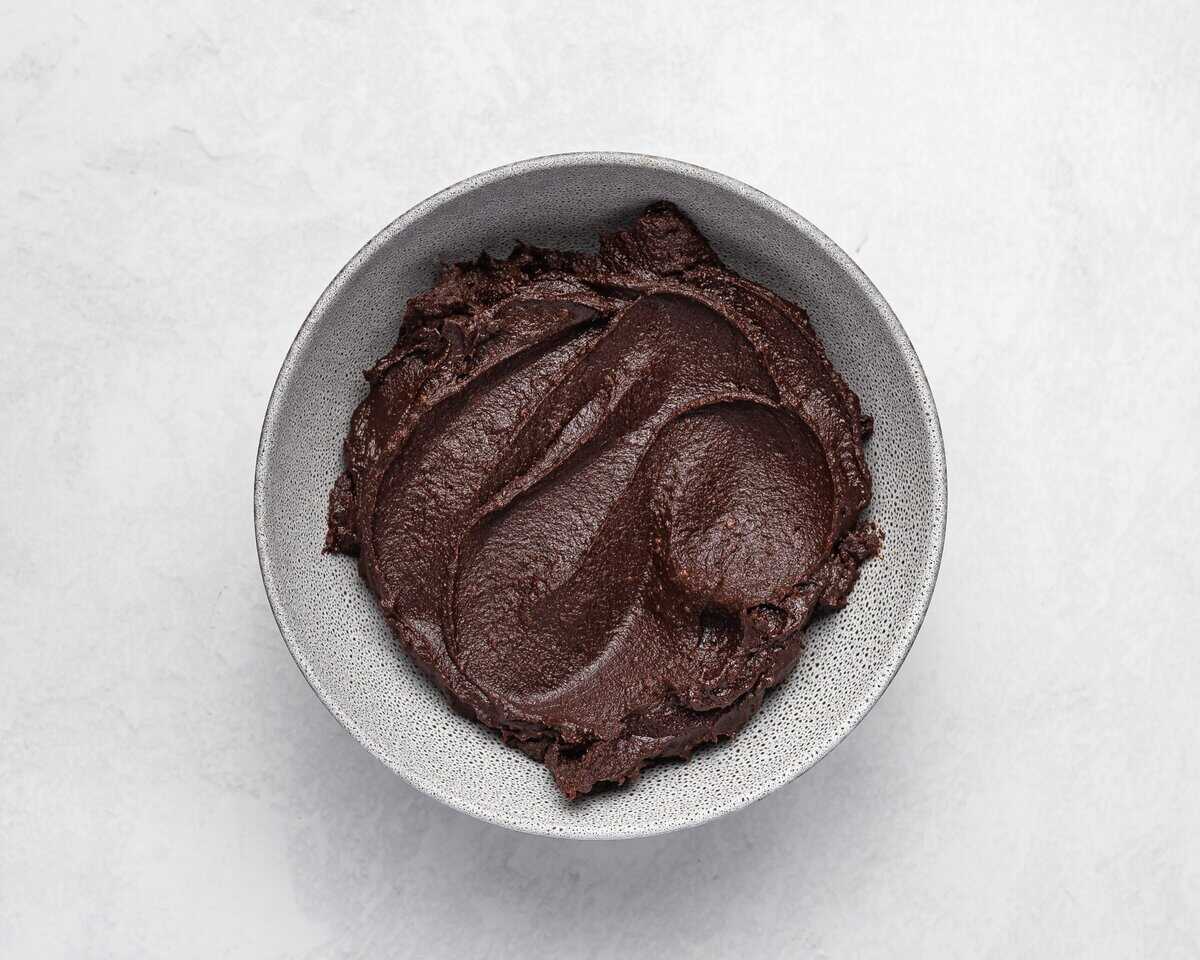 Chocolate filling for the babka.