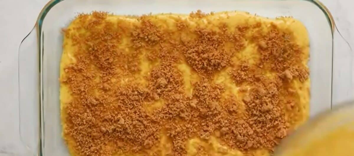 Layering the cake with the cinnamon brown sugar swirl. 