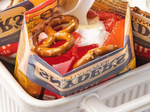 Walking-Strawberry-Pretzel-