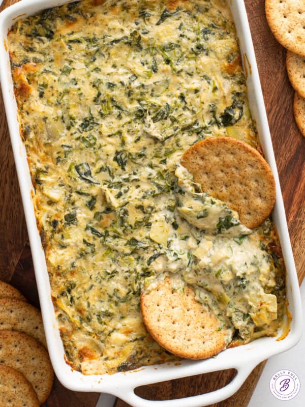 hot spinach artichoke dip with crackers