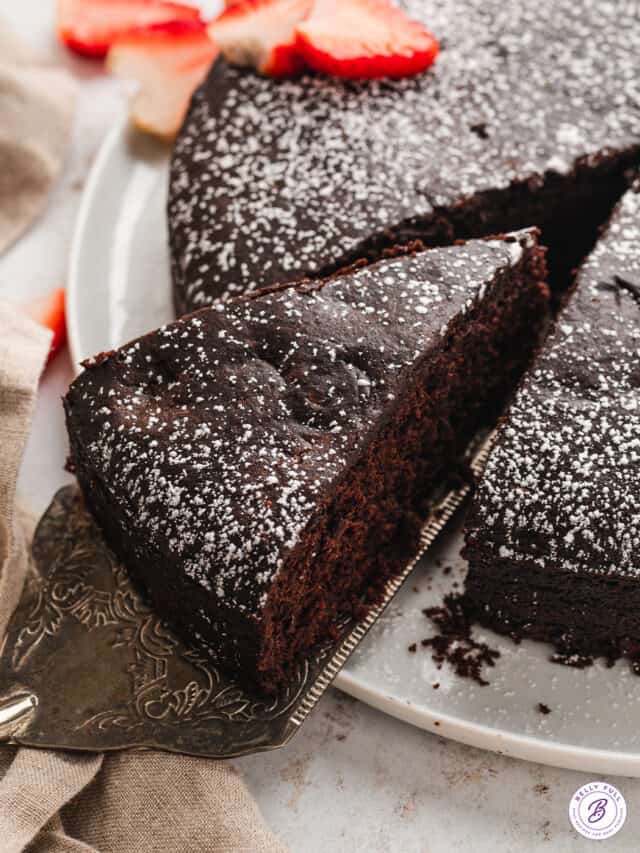 vegan-chocolate-cake-recipe-l-belly-full