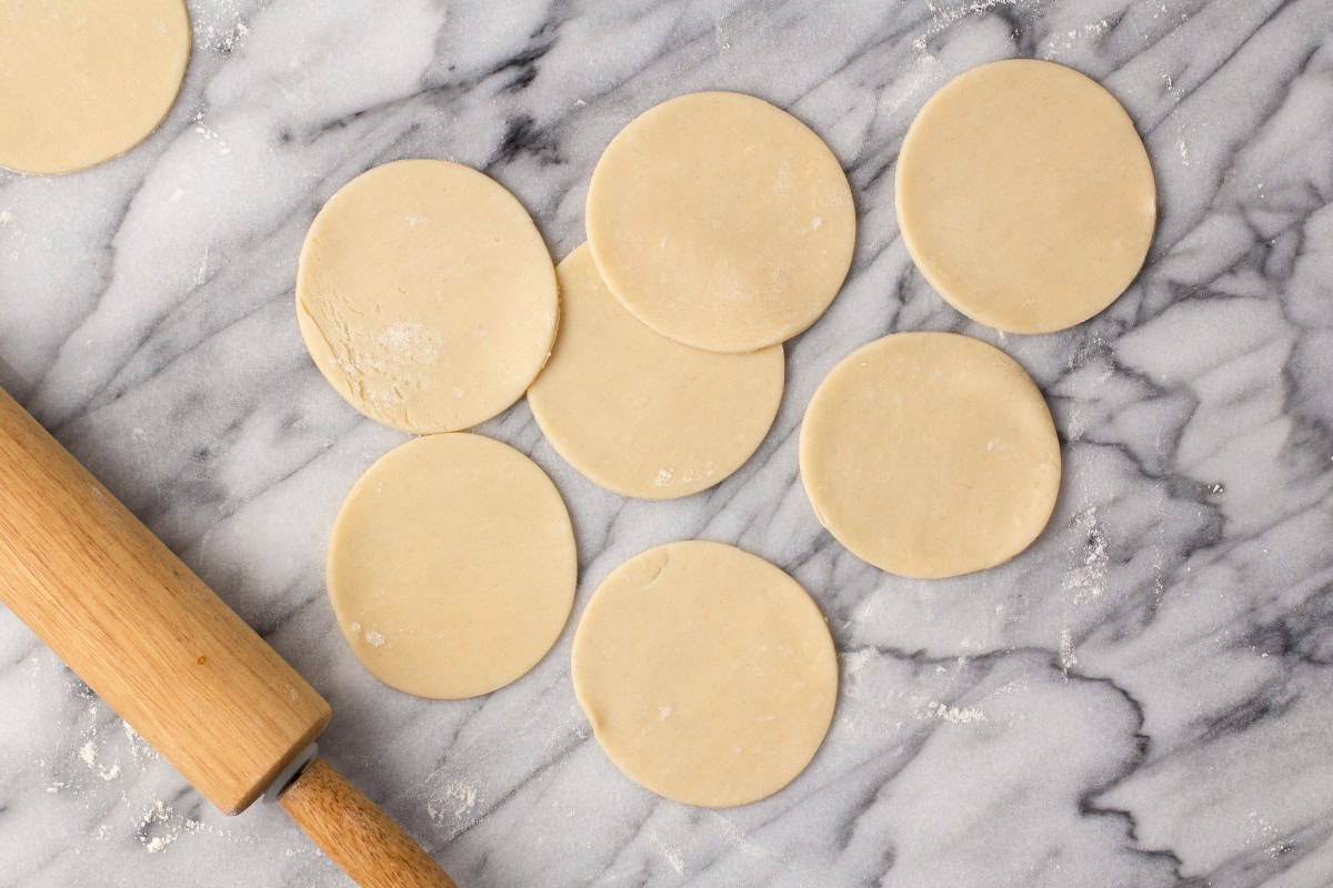 Mini 3 inch circular pie crusts