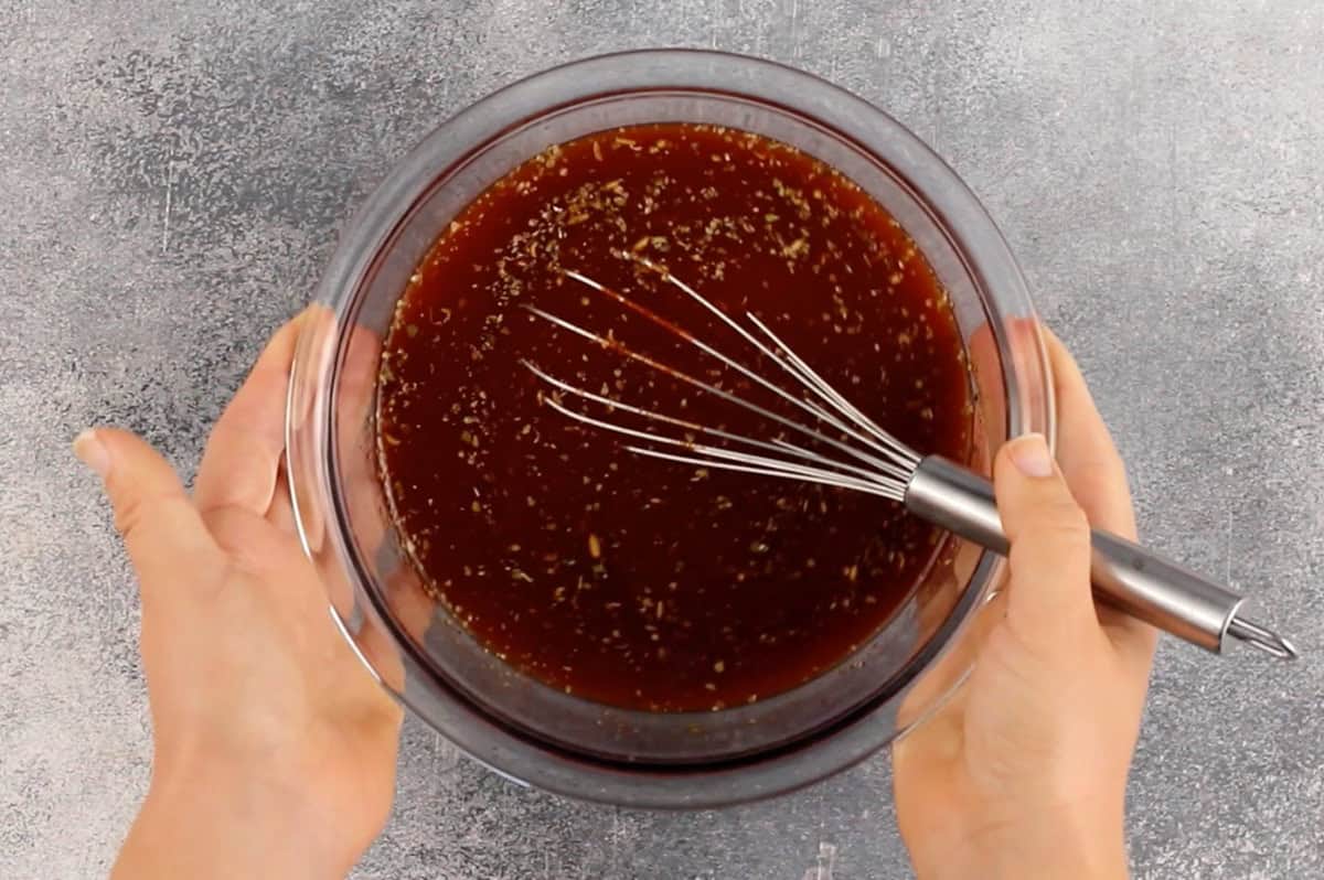 cooking liquid in bowl for slow cooker beef stew