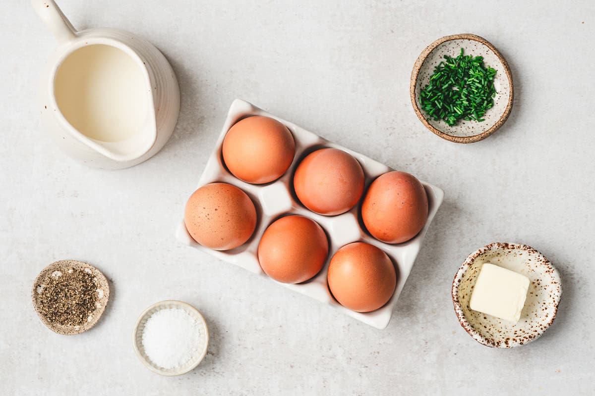 Scramble eggs ingredients