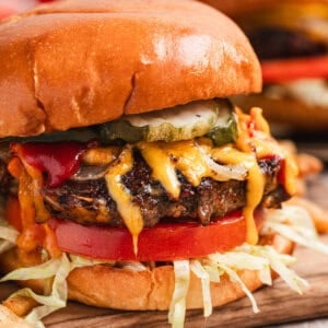 Side view of a crack smash burger.